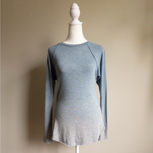 Treasure & Bond Tops - Nordstrom Treasure & Bond Curved Hem Long‎ Sleeve Blue Ombré Women's Shirt Small